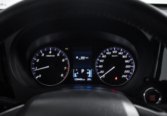 Подержанный автомобиль Mitsubishi Outlander 2022 года (18 фото)