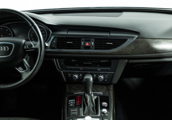 Подержанный автомобиль Audi A6 Sedan 2018 года (14 фото)