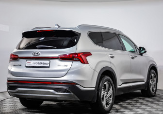 Подержанный автомобиль Hyundai Santa Fe 2021 года (5 фото)