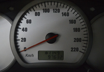 Подержанный автомобиль Chery Tiggo (T11) 2011 года (15 фото)