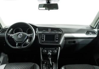 Подержанный автомобиль Volkswagen Tiguan 2018 года (13 фото)