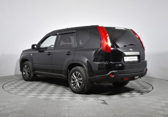 Подержанный автомобиль Nissan X-Trail 2014 года (7 фото)