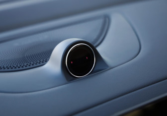 Подержанный автомобиль Voyah Dream 2023 года (26 фото)