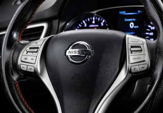 Подержанный автомобиль Nissan X-Trail 2015 года (11 фото)