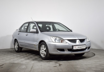 Подержанный автомобиль Mitsubishi Lancer Sedan 2005 года (3 фото)