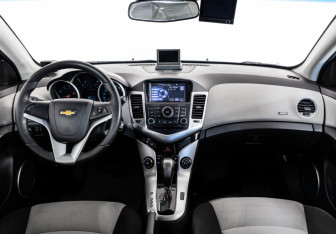 Подержанный автомобиль Chevrolet Cruze Sedan 2011 года (10 фото)