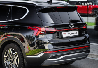 Подержанный автомобиль Hyundai Santa Fe 2022 года (12 фото)