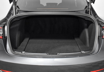 Подержанный автомобиль Tesla Model 3 2023 года (26 фото)