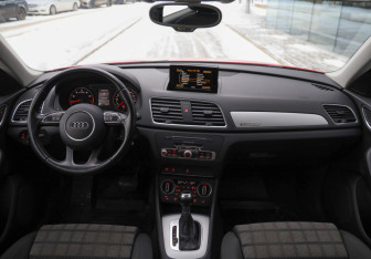Подержанный автомобиль Audi Q3 2015 года (10 фото)