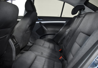 Подержанный автомобиль Skoda Octavia Liftback 2012 года (12 фото)