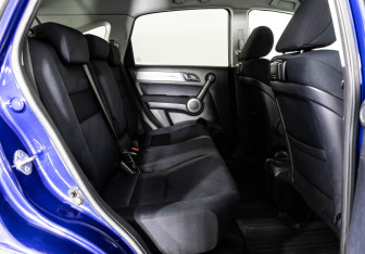 Подержанный автомобиль Honda CR-V 2011 года (16 фото)