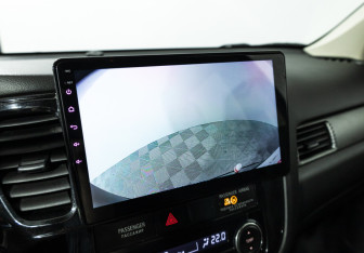 Подержанный автомобиль Mitsubishi Outlander 2013 года (16 фото)