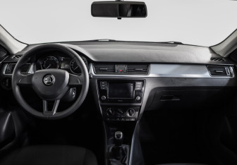 Подержанный автомобиль Skoda Rapid Liftback 2018 года (9 фото)