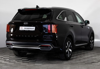Подержанный автомобиль Kia Sorento 2021 года (5 фото)