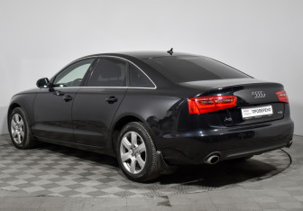 Подержанный автомобиль Audi A6 Sedan 2013 года (7 фото)