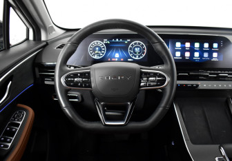 Подержанный автомобиль Omoda C5 2023 года (9 фото)