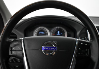 Подержанный автомобиль Volvo XC60 2012 года (18 фото)