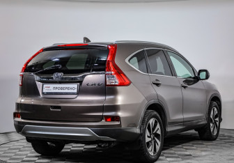 Подержанный автомобиль Honda CR-V 2016 года (5 фото)