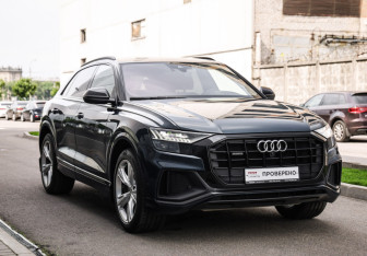 Подержанный автомобиль Audi Q8 2019 года (4 фото)