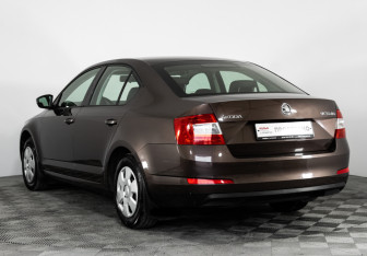 Подержанный автомобиль Skoda Octavia Liftback 2014 года (7 фото)