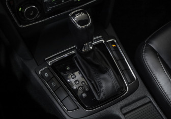 Подержанный автомобиль Skoda Superb Liftback 2014 года (16 фото)