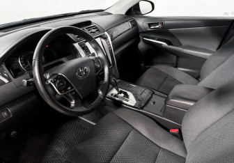 Подержанный автомобиль Toyota Camry Sedan 2012 года (9 фото)
