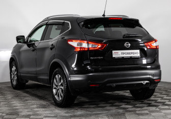 Подержанный автомобиль Nissan Qashqai 2016 года (7 фото)