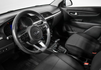 Подержанный автомобиль Kia Rio Hatchback 2019 года (9 фото)