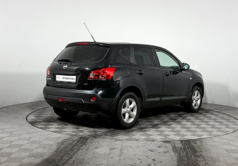 Подержанный автомобиль Nissan Qashqai 2007 года (5 фото)