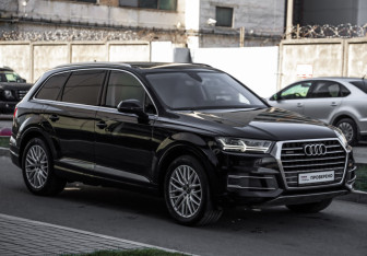Подержанный автомобиль Audi Q7 2015 года (4 фото)