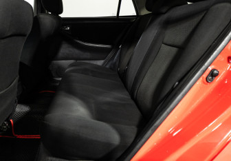 Подержанный автомобиль Toyota Corolla Hatchback 2006 года (10 фото)