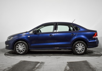 Подержанный автомобиль Volkswagen Polo Sedan 2016 года (8 фото)