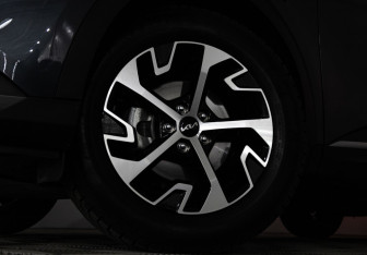 Подержанный автомобиль Kia Sportage 2025 года (31 фото)