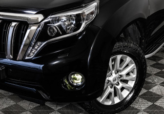 Подержанный автомобиль Toyota Land Cruiser Prado 2014 года (9 фото)