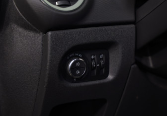 Подержанный автомобиль Opel Corsa 2013 года (18 фото)