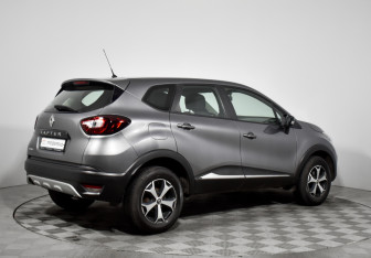 Подержанный автомобиль Renault Kaptur 2018 года (5 фото)