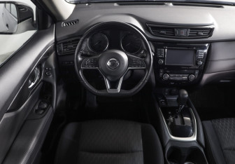 Подержанный автомобиль Nissan X-Trail 2019 года (8 фото)