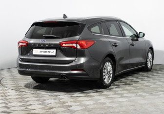 Подержанный автомобиль Ford Focus Wagon 2019 года (5 фото)