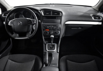 Подержанный автомобиль Citroen C4 Sedan 2013 года (14 фото)