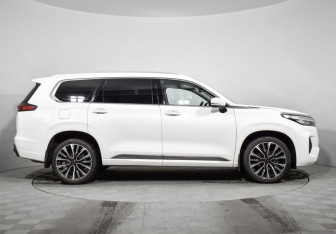 Подержанный автомобиль Exeed VX 2023 года (4 фото)