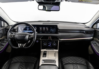 Подержанный автомобиль Exeed TXL 2022 года (12 фото)