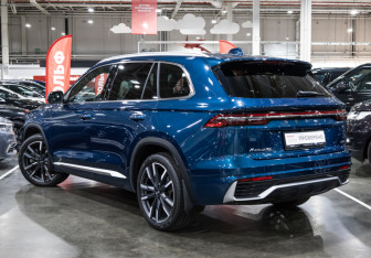 Подержанный автомобиль Geely Monjaro 2023 года (10 фото)
