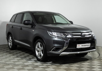 Подержанный автомобиль Mitsubishi Outlander 2018 года (3 фото)