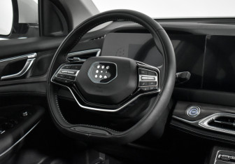 Подержанный автомобиль Evolute i-SPACE 2024 года (15 фото)