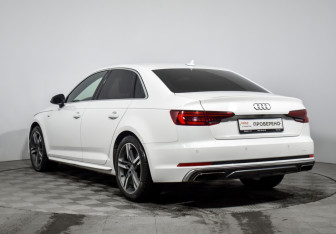 Подержанный автомобиль Audi A4 Sedan 2019 года (7 фото)