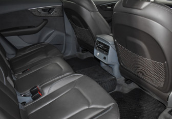 Подержанный автомобиль Audi Q8 2019 года (14 фото)