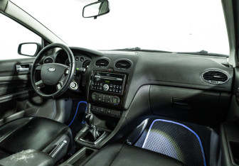 Подержанный автомобиль Ford Focus Sedan 2006 года (9 фото)