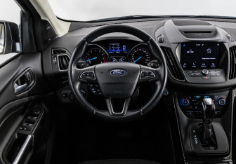 Подержанный автомобиль Ford Kuga 2018 года (12 фото)