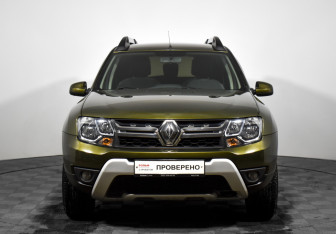 Подержанный автомобиль Renault Duster 2016 года (2 фото)