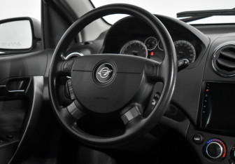 Подержанный автомобиль Ravon Nexia R3 2017 года (15 фото)